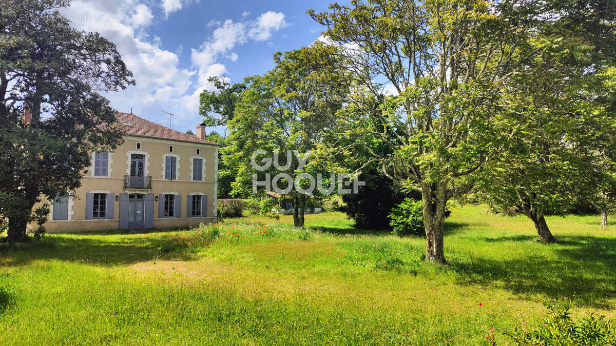 Maison à RION-DES-LANDES