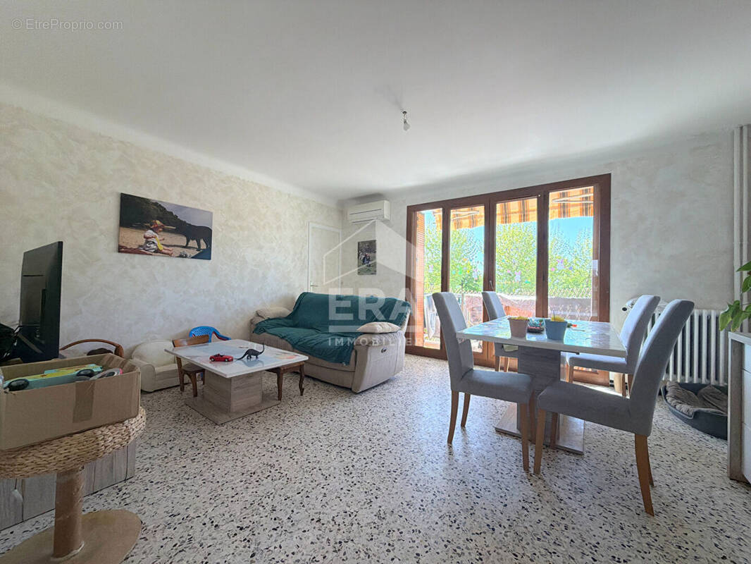 Appartement à PERTUIS