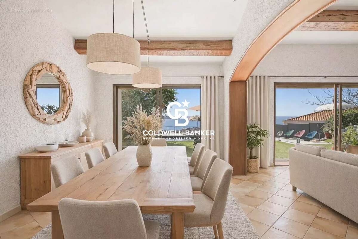 Maison à CARQUEIRANNE