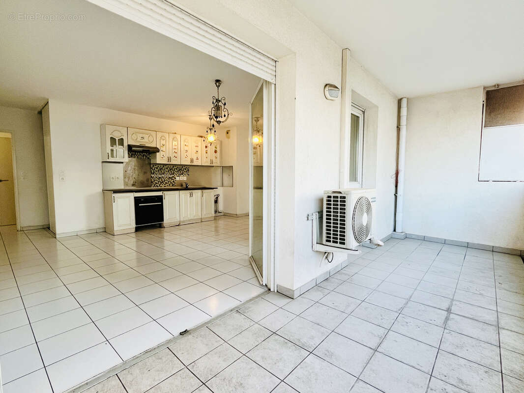 Appartement à MARSEILLE-3E