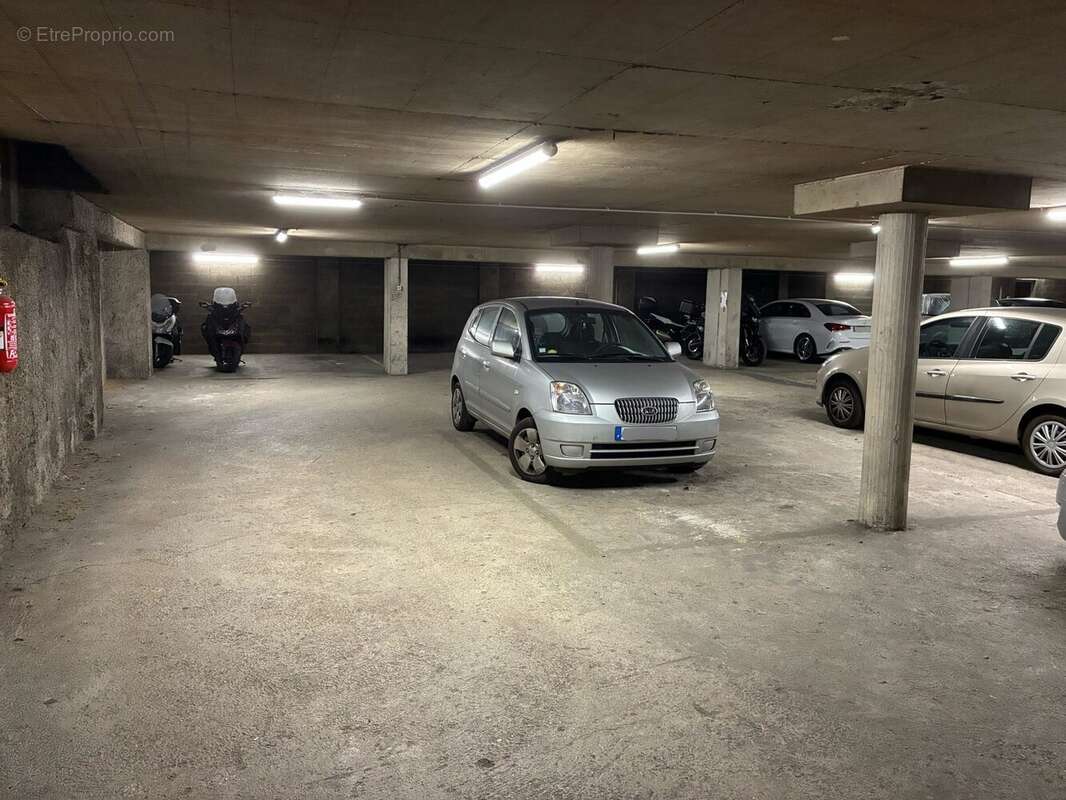 Parking à PUTEAUX