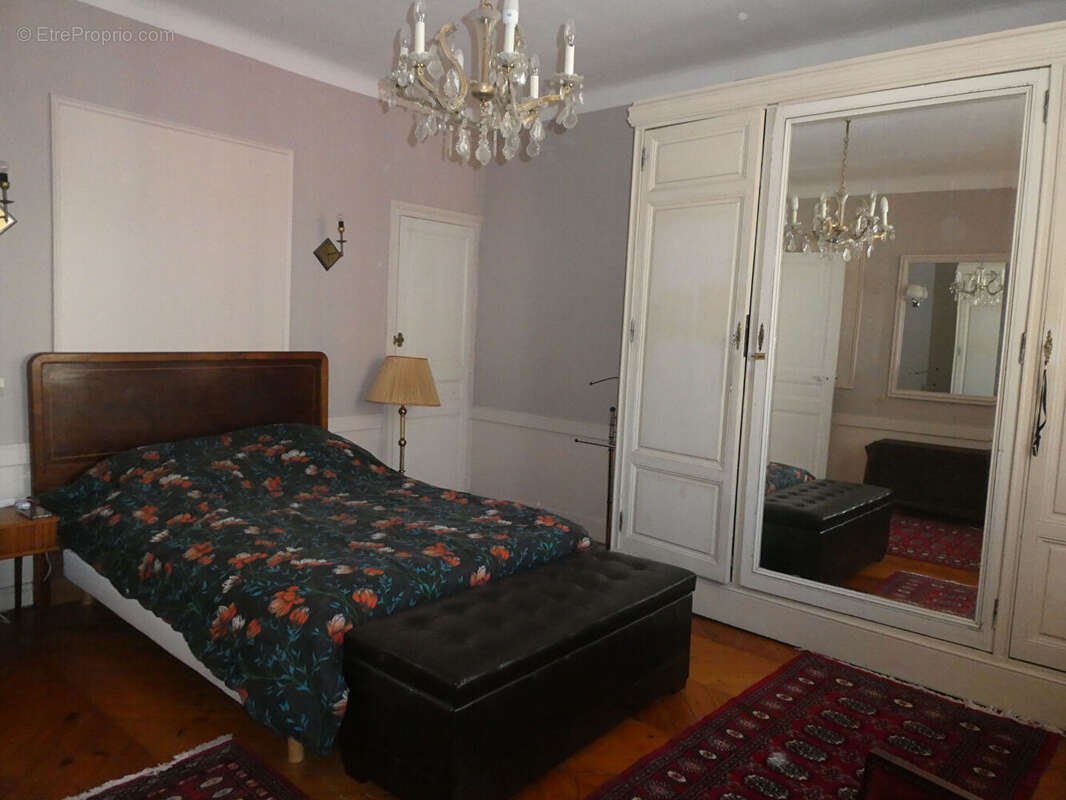 Maison Pont L Eveque, 159 m², 6ch, 1sdb, 1sdd, garage, cour intérieure - photo 12