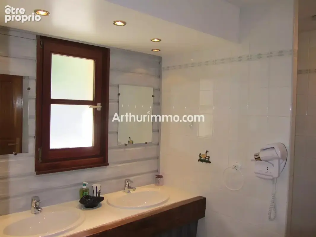PRESILLY (39 JURA), à vendre maison 195 m², 4 chambres avec sdb et WC, 6 pièces, idéal gîte touristique. - photo 12