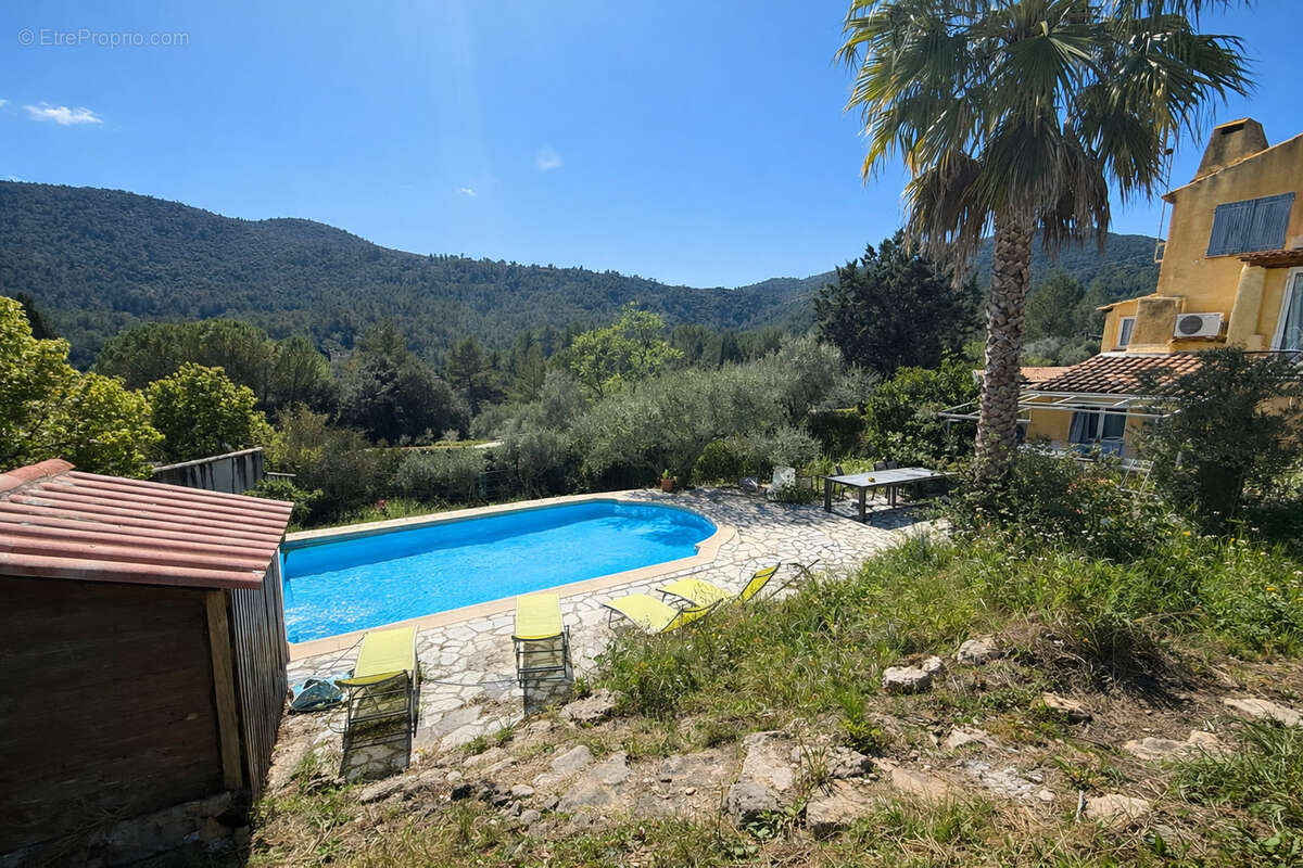 Maison à SOLLIES-TOUCAS