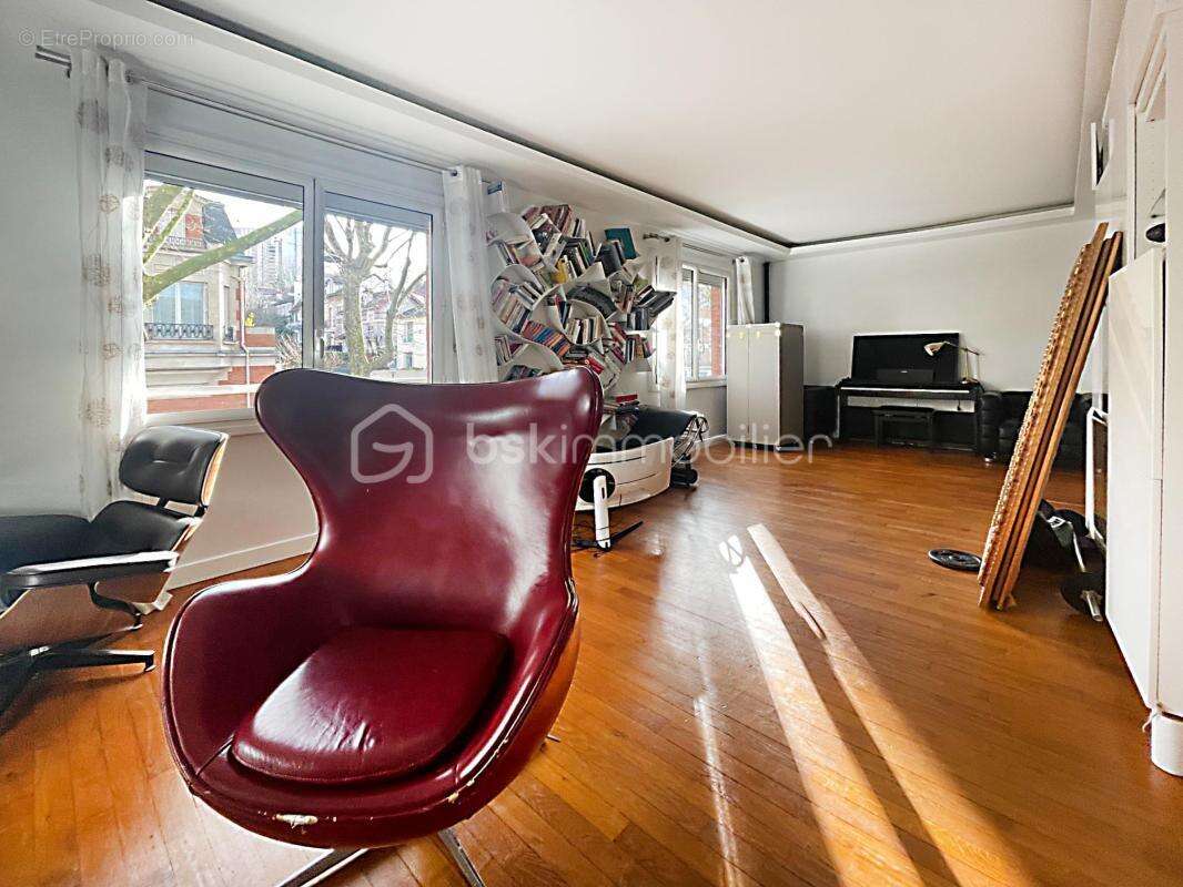 Grand 5 pièces avec terrasse, box et remise - photo 5