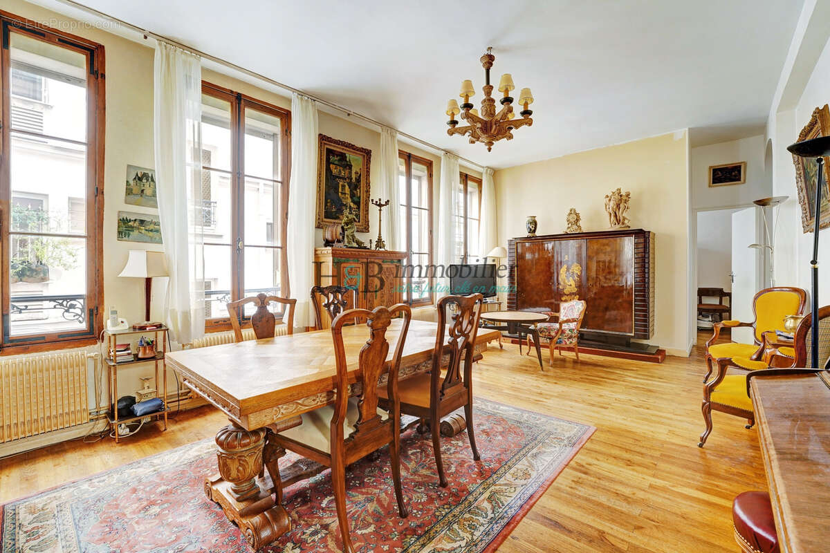 Appartement à PARIS-11E