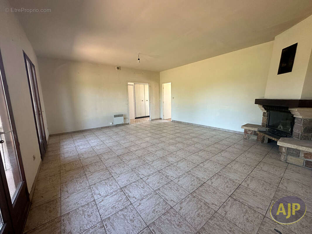 Maison à COLOMBIERS