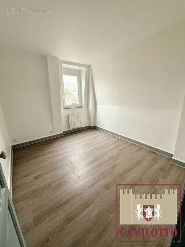 Immeuble de trois appartements à Nogent Le Roi - photo 9