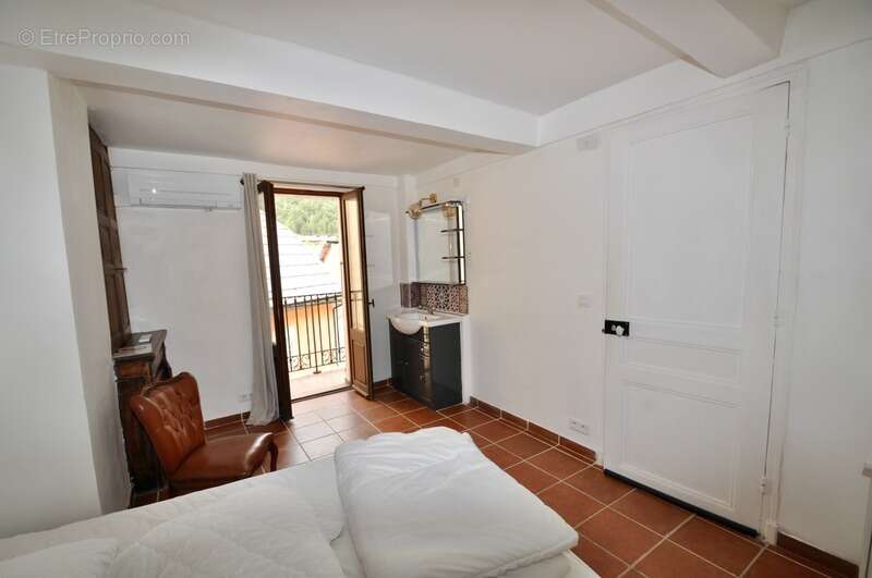 Dpt Alpes des Alpes Maritimes (06), GUILLAUMES à vendre Belle Maison de village 4 pièces, 70 m², Terrasses, Caves, Vue - photo 11