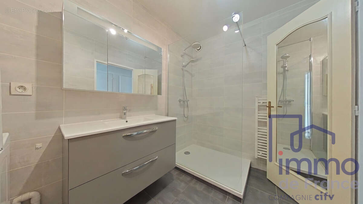 Appartement 83 m² à Saint-Etienne  - photo 7