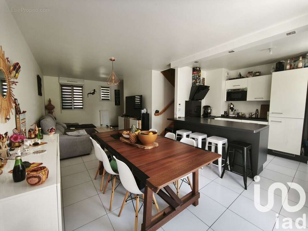 Photo 3 - Maison à LE PLESSIS-BELLEVILLE