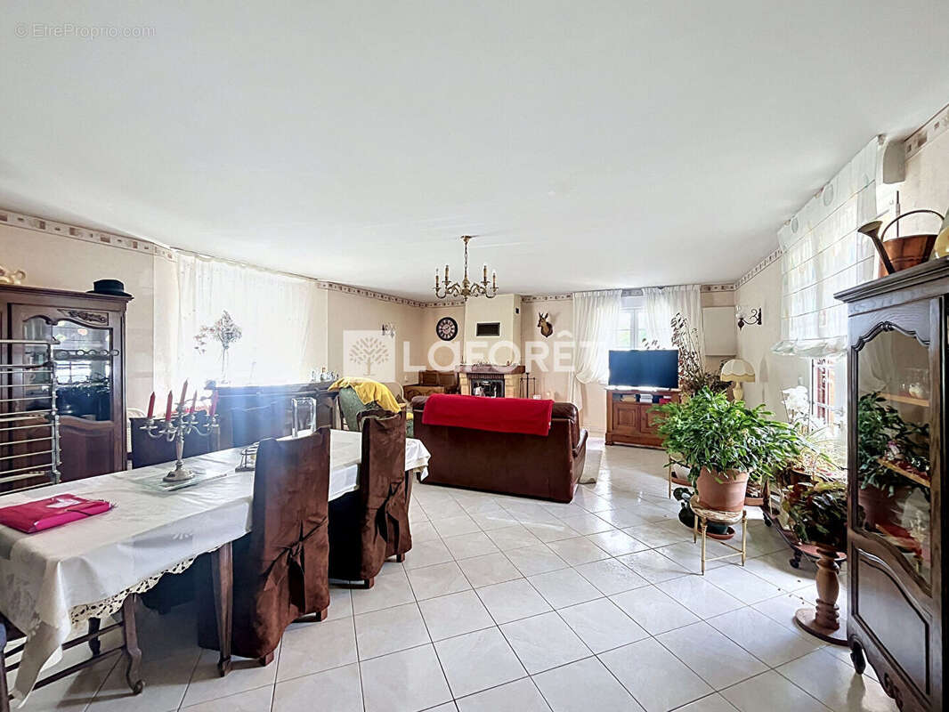 Maison Saint Georges Des Groseillers 6 pièce(s) 174 m2 - photo 2