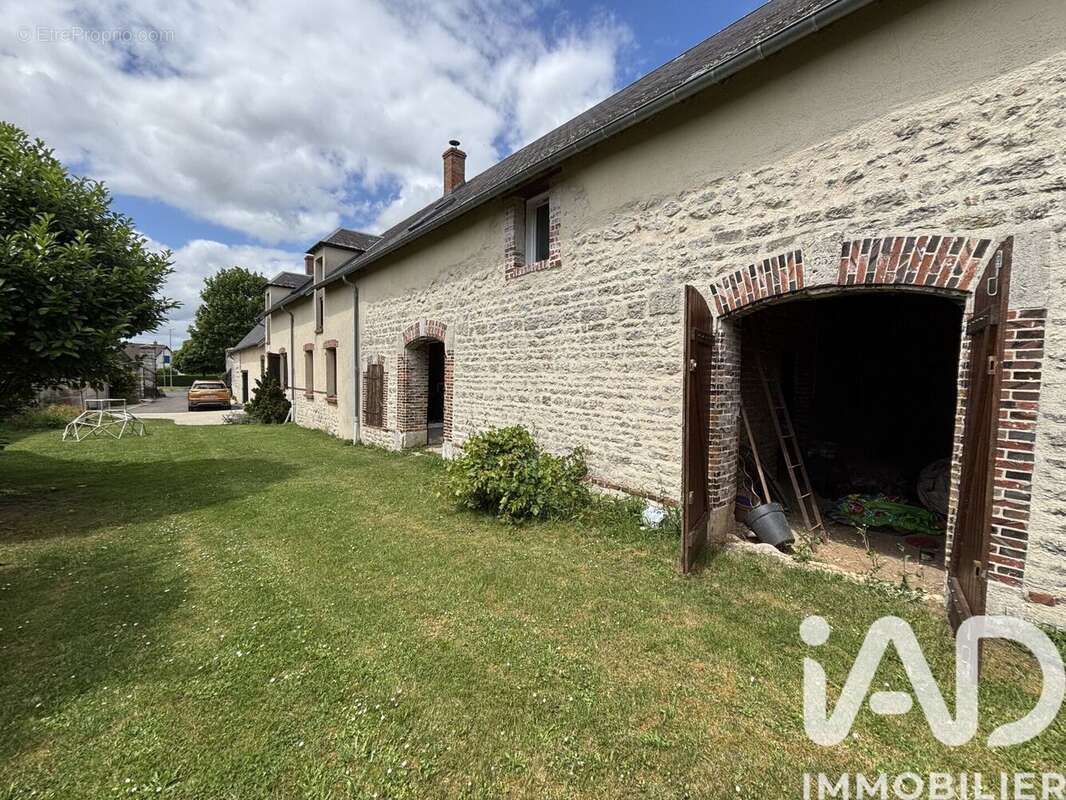 Maison 203 m² à Dammarie  - photo 2