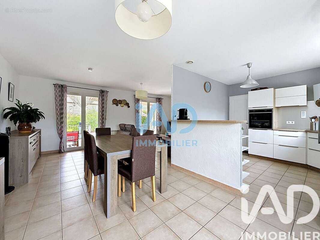Maison 86 m² à Saint-Victor-De-Malcap  - photo 9