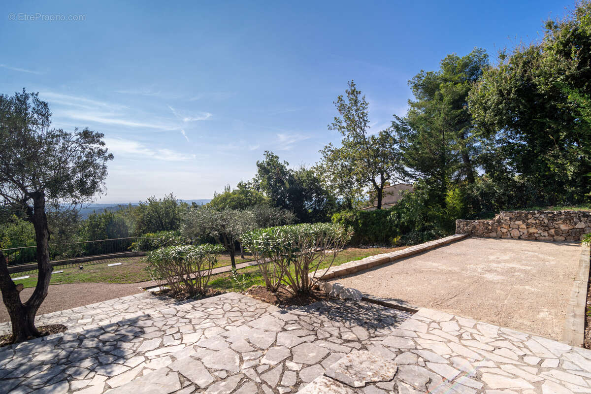 Maison à TOURRETTES-SUR-LOUP