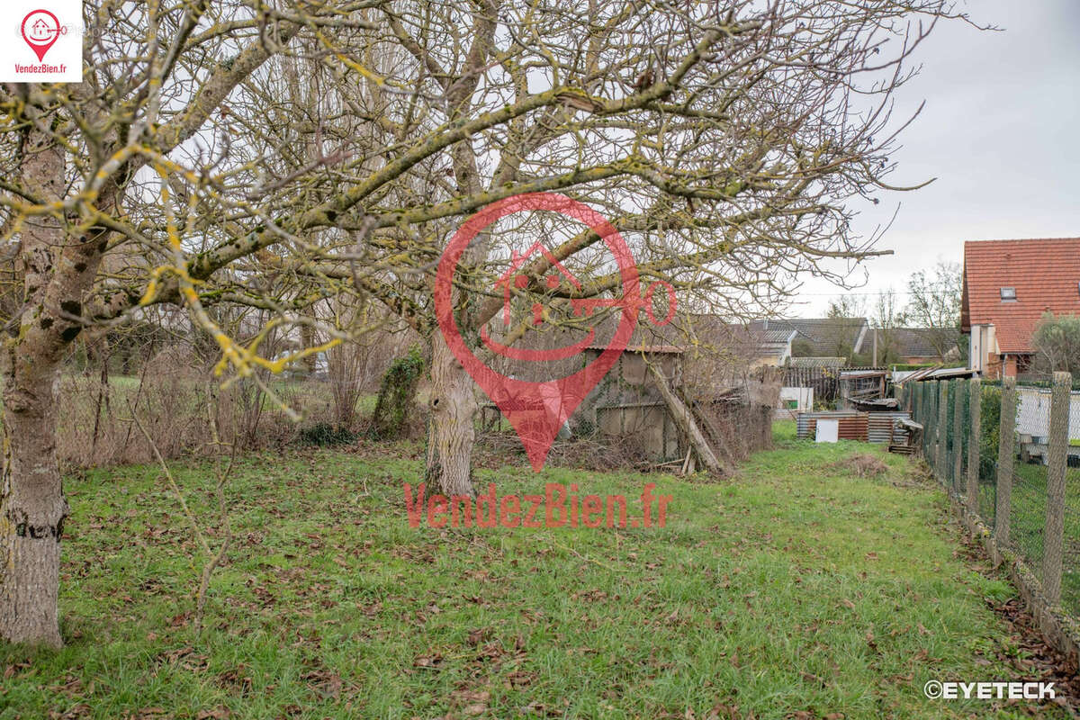 Terrain à SAINT-DOULCHARD