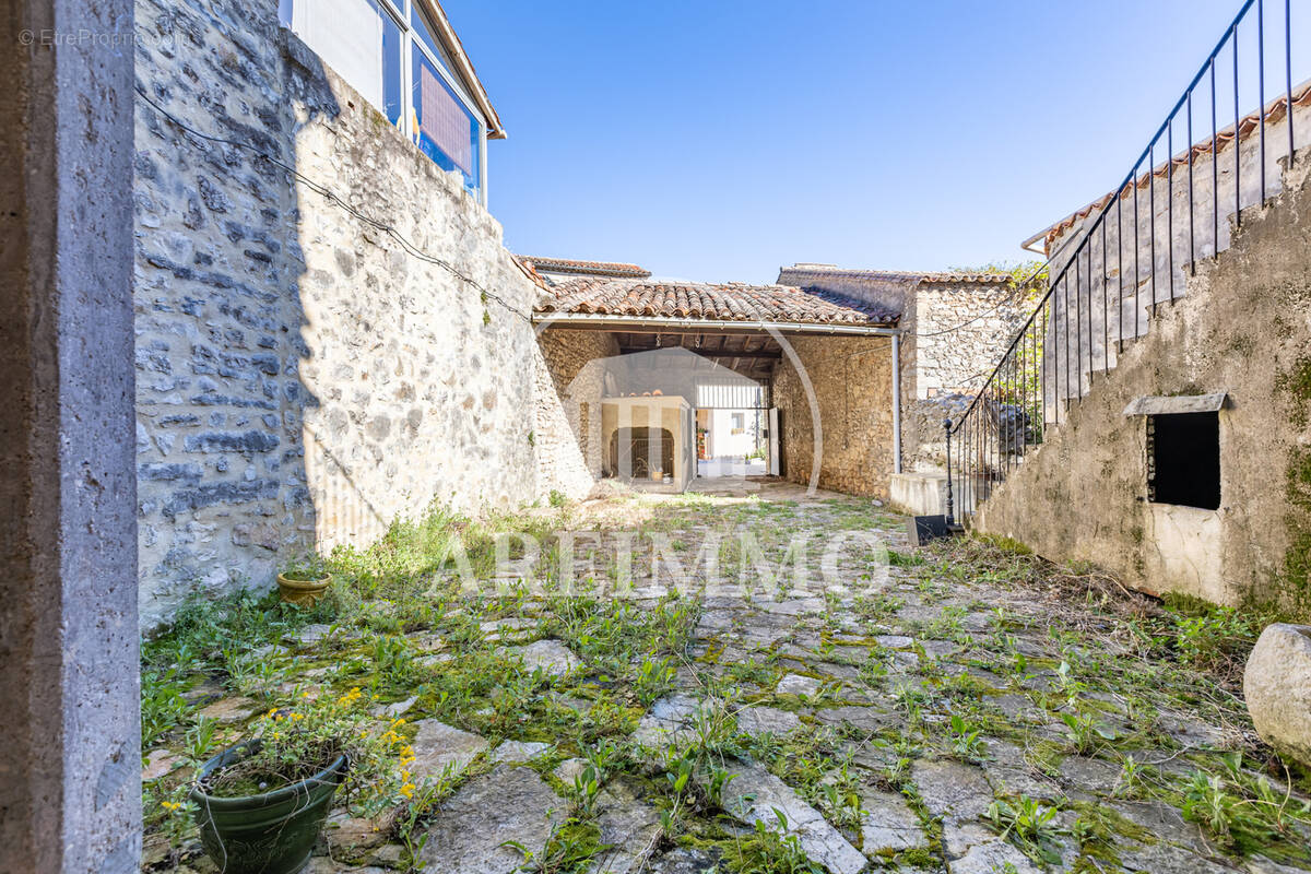 Maison à SAINT-MARTIN-DE-LONDRES