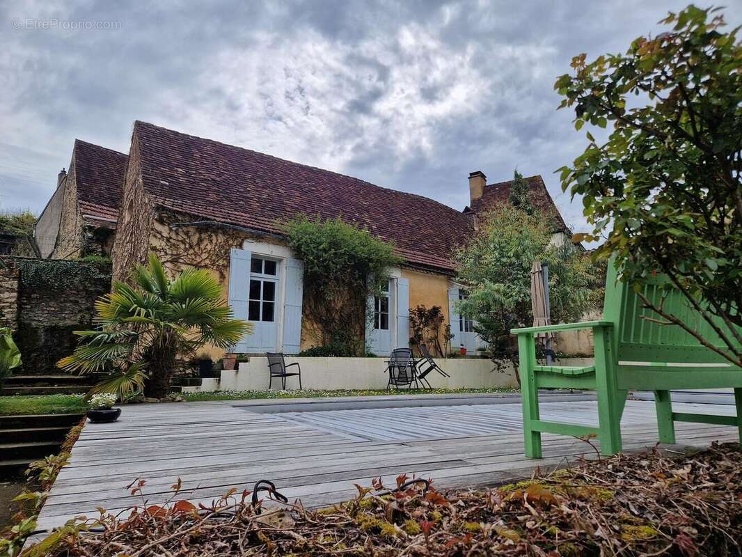 20250403121400 - Maison à LE BUGUE