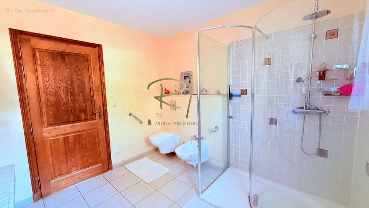 Barjac - Villa d’exception avec piscine à débordement - photo 8