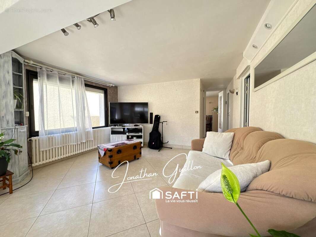 Maison 123 m² à Villeneuve-Le-Comte  - photo 2