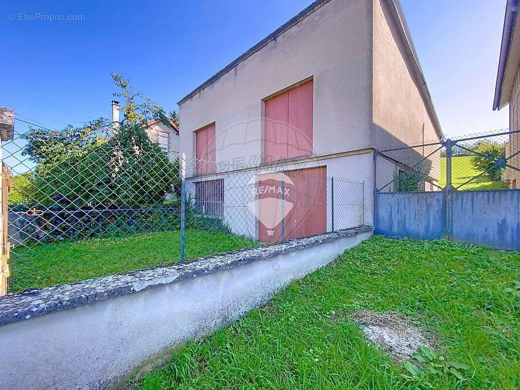 Maison à VILLENEUVE-SUR-YONNE