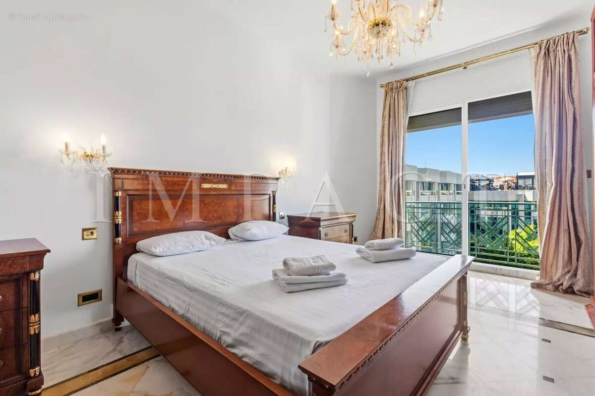 Cannes Croisette Grand Hotel Appartement 5 Pièces à Vendre - photo 7