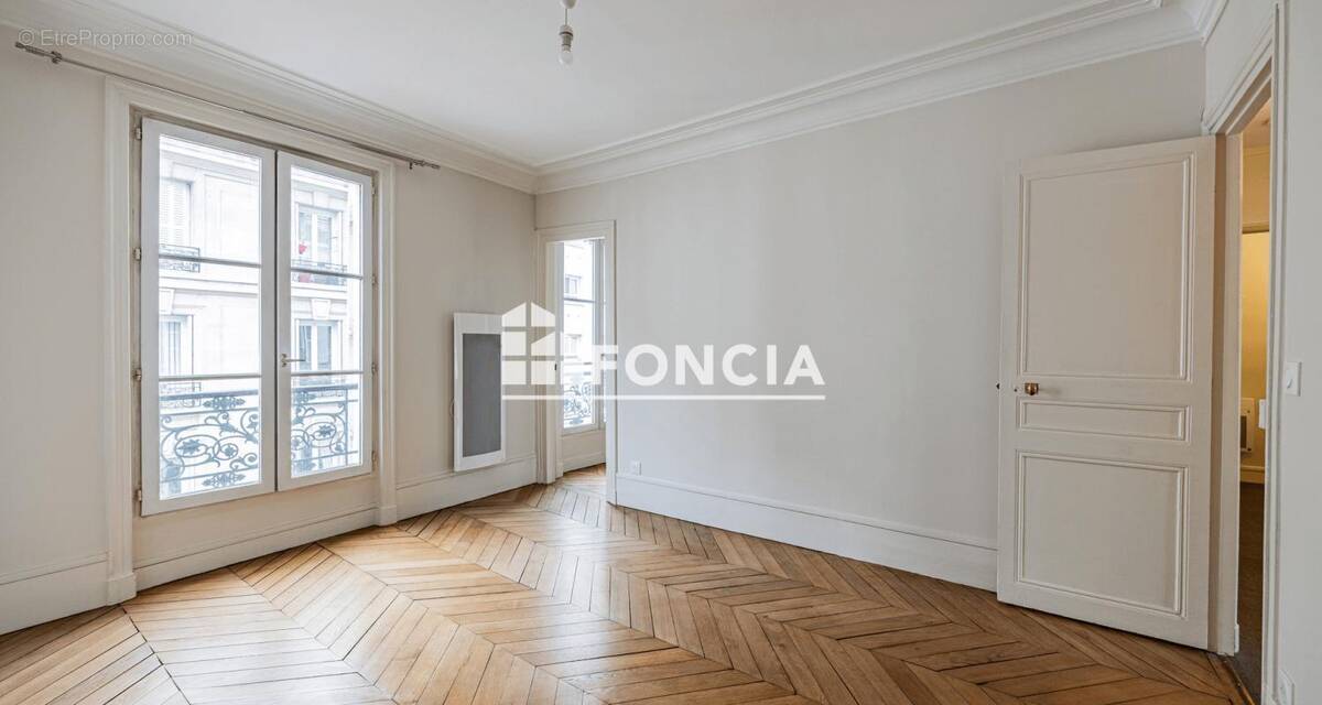 Appartement à PARIS-15E