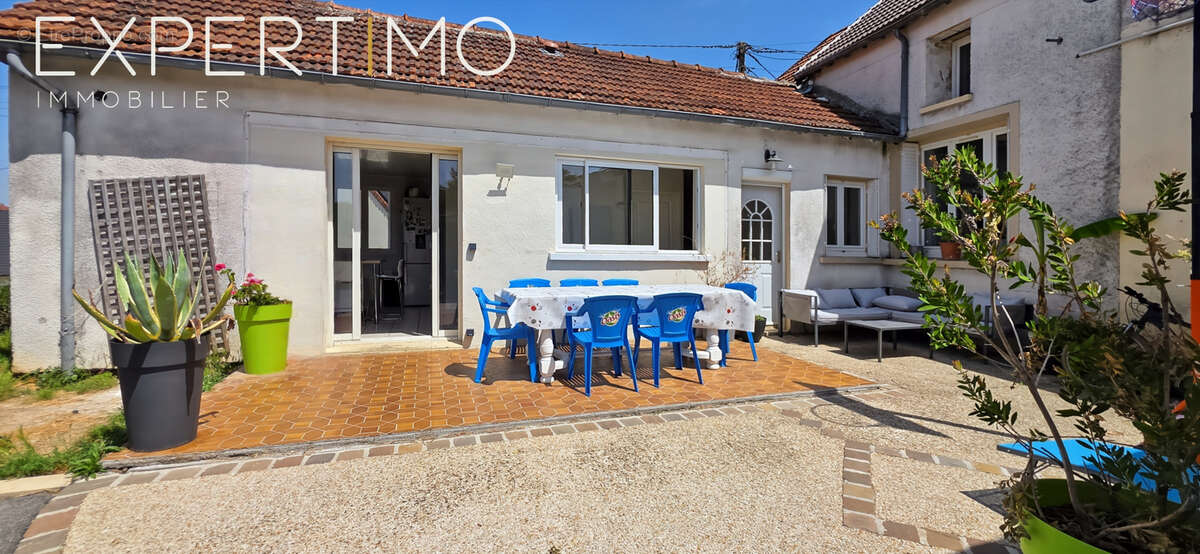 Maison à MEREVILLE