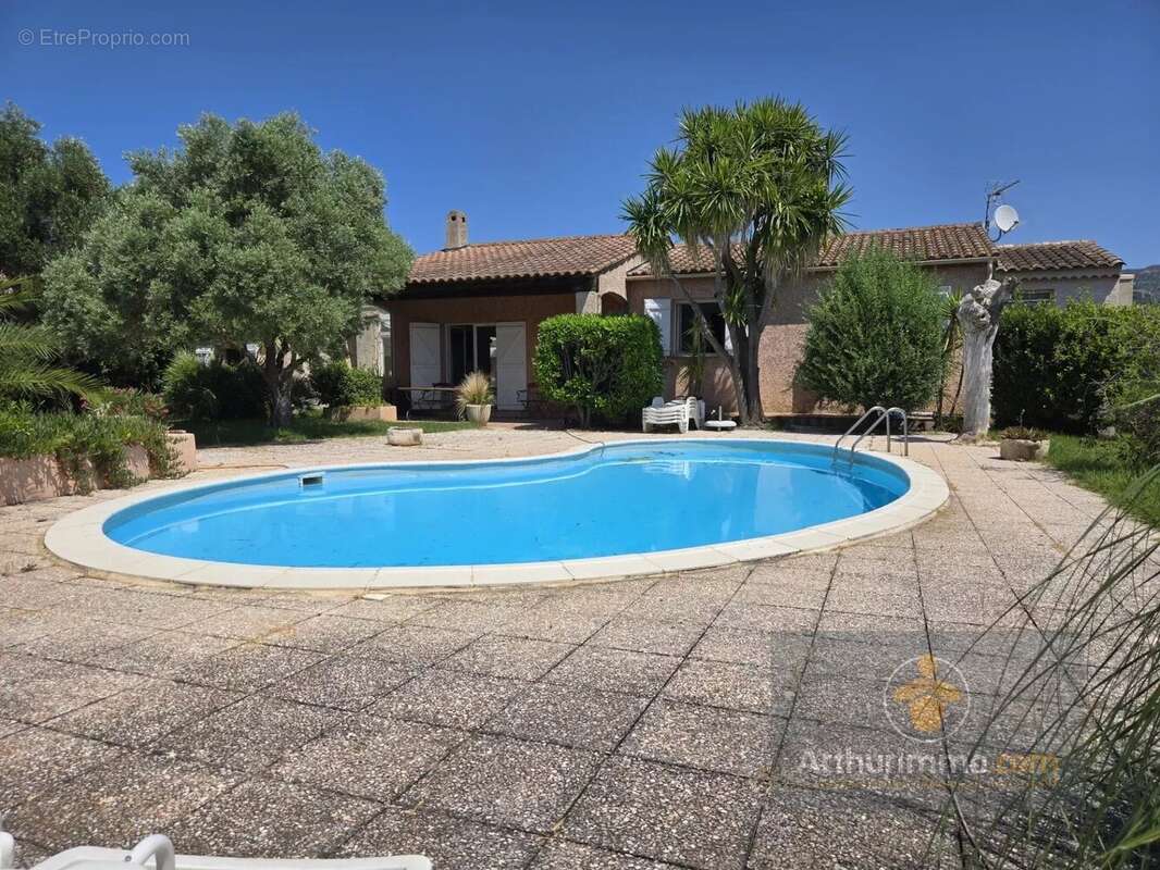 Maison à BORMES-LES-MIMOSAS