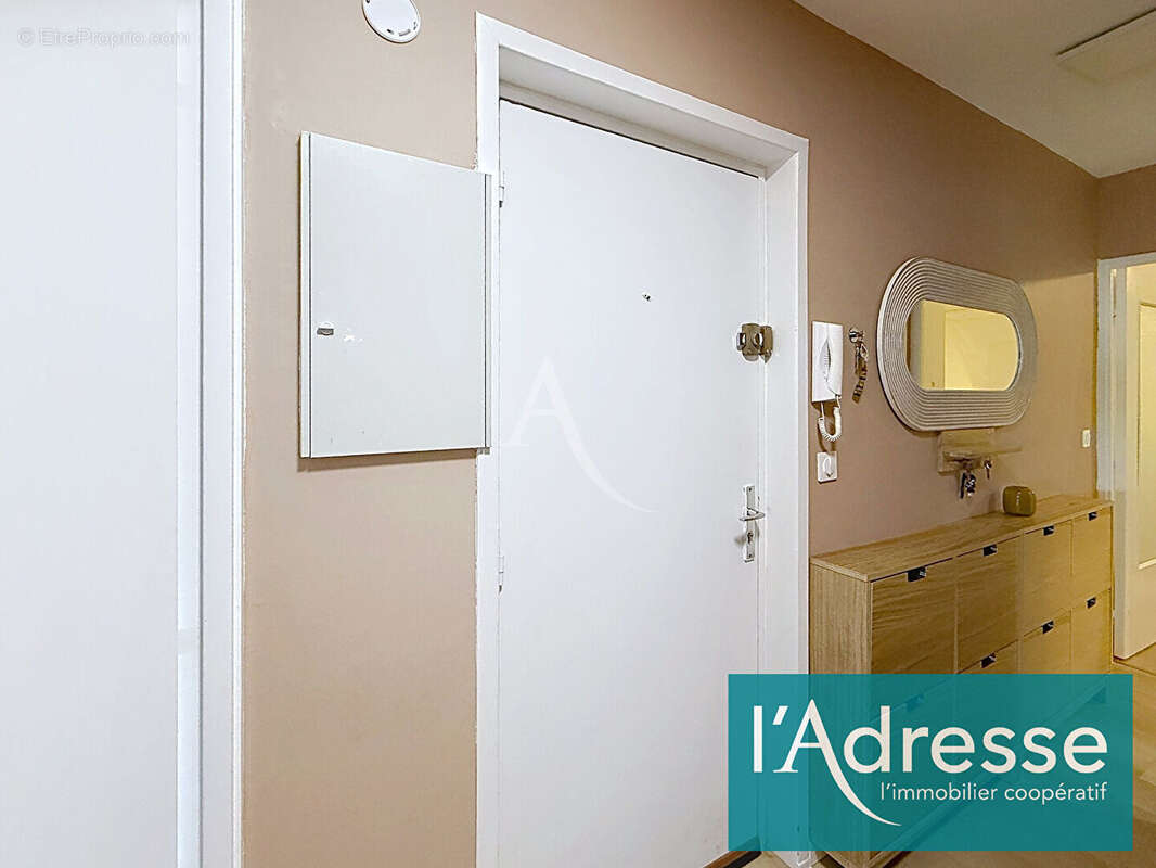T2 rénové de 46m² avec balcon 5ème étage avec ascenseur - photo 4