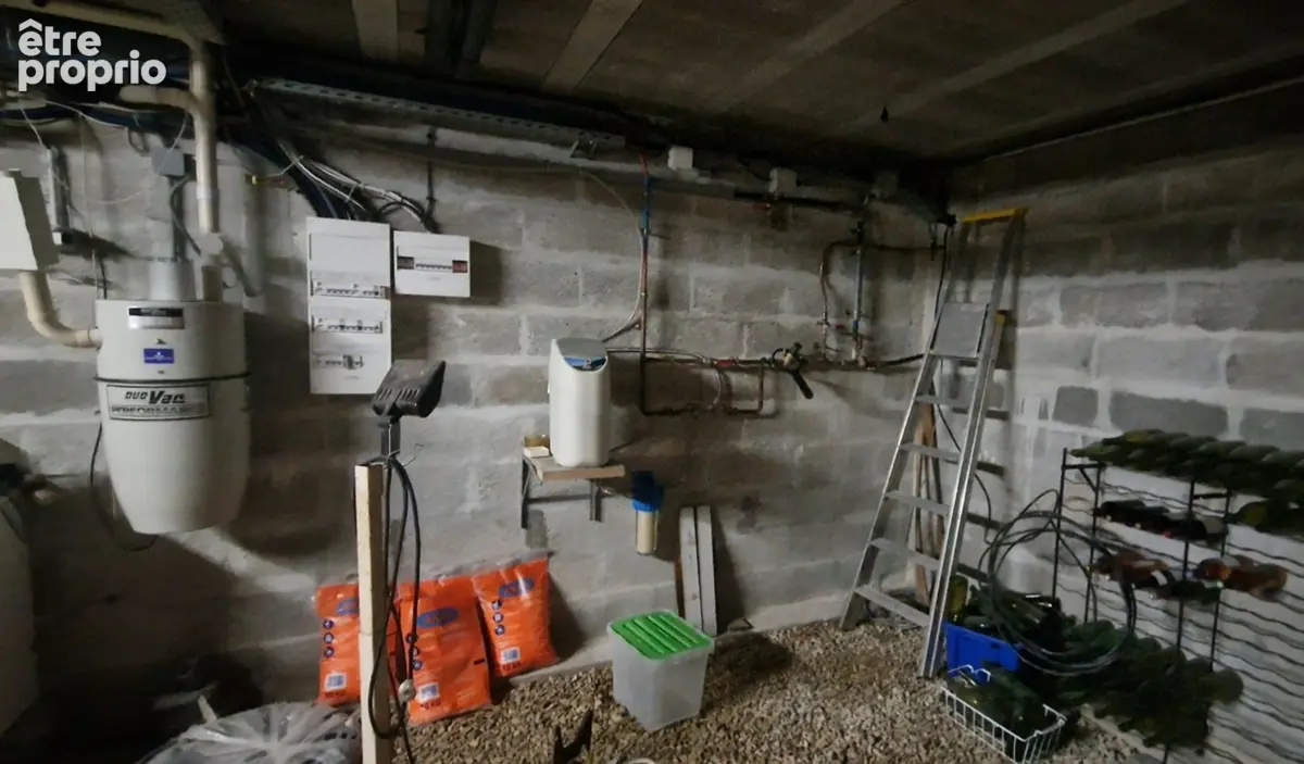Grande maison à vendre 5 pièces FOUQUEBRUNE (16) + dépendances sur terrain d'env 6800 m2 - photo 29