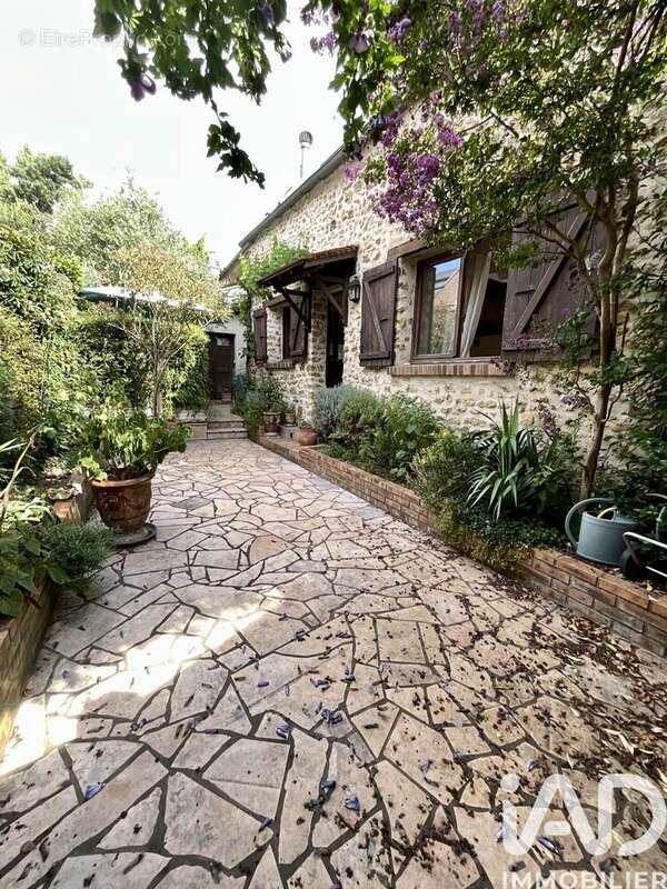 Maison 80 m² à Saint-Germain-Les-Arpajon  - photo 2