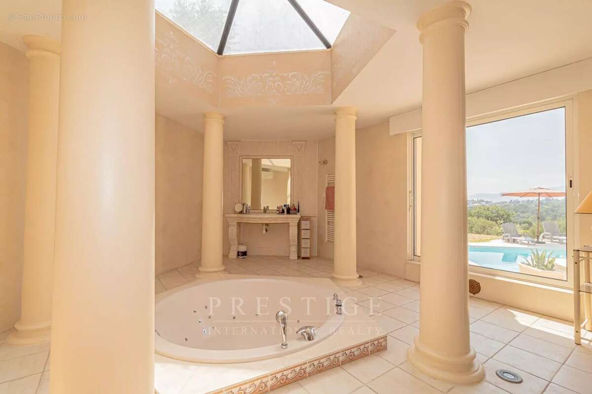 Chateauneuf de grasse, villa florentine 365m² garage, piscine, terrain 4000m² - photo 27