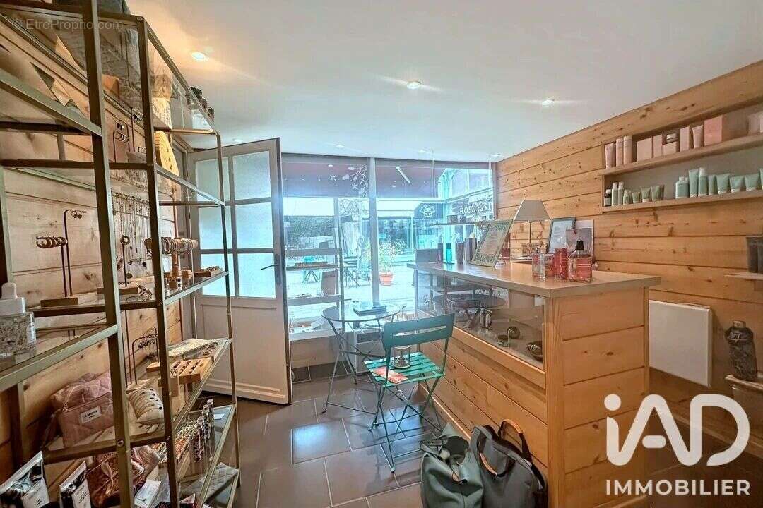 Commerce 93 m² à Cauterets  - photo 3