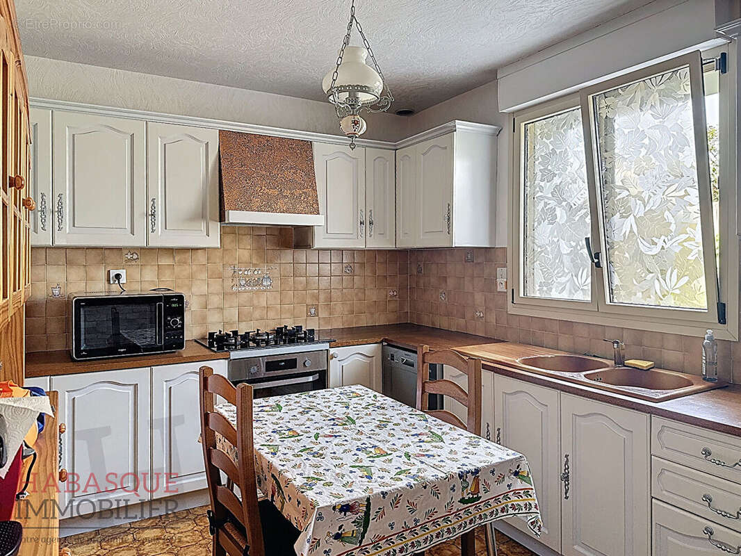 Charmante Maison à Vendre à Landerneau - Idéale pour votre Famille ! - photo 4