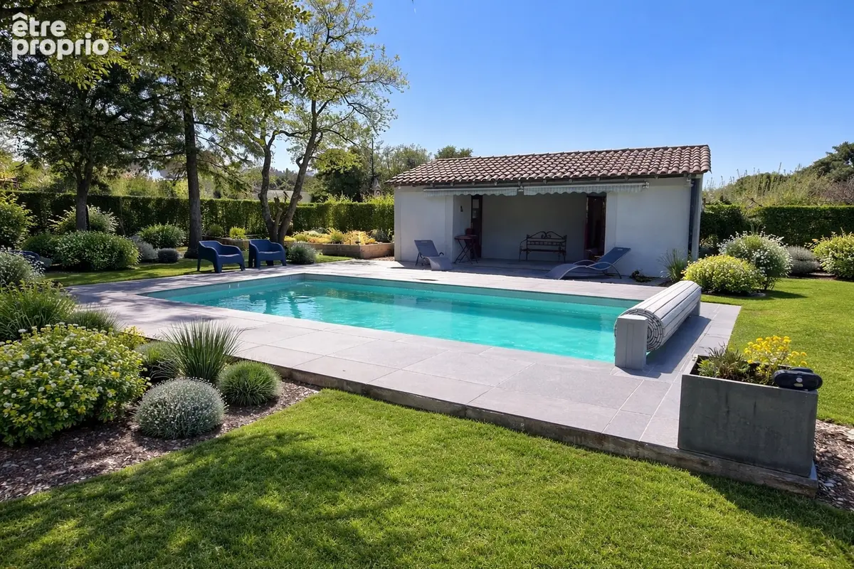 A  vendre villa Saint Didier  120 m² environ ,110m² de garage sur 1460 m² de terrain avec piscine - photo 4