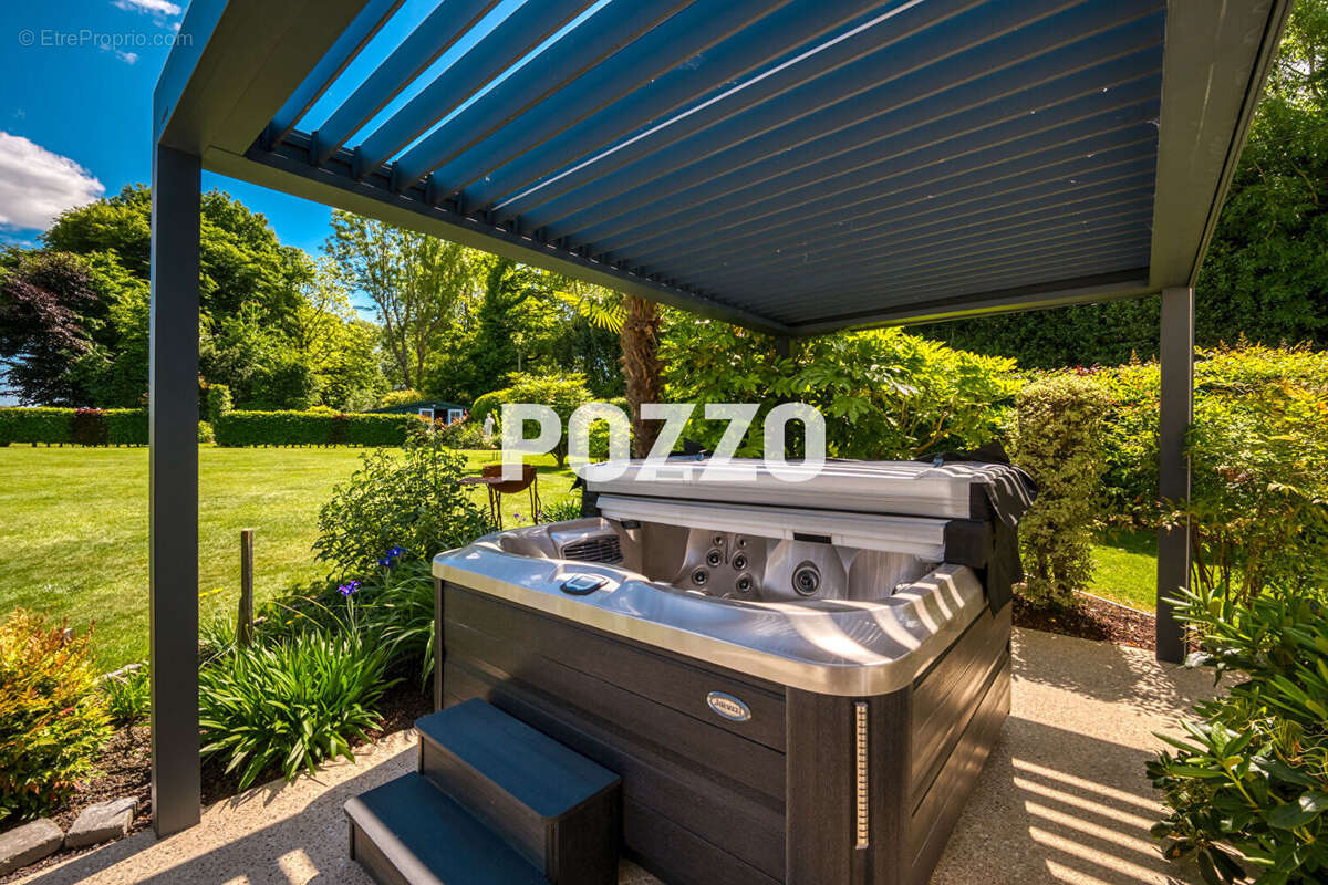 Maison à LES TROIS-PIERRES