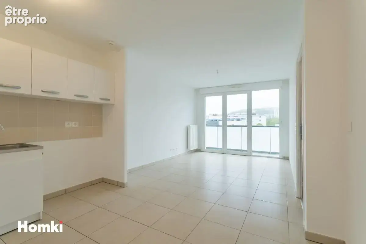 Appartement T2 de 39 m² à Annemasse 74100, Rue du Petit Malbrande - photo 2