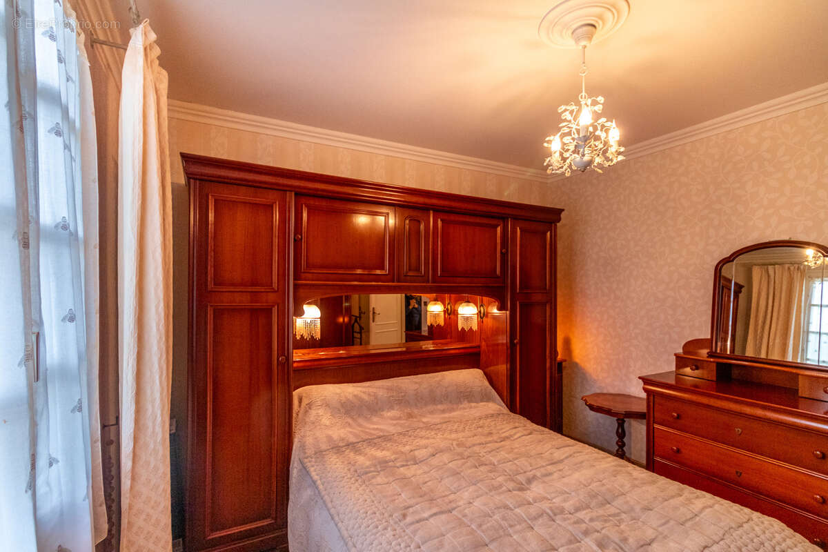 Maison à LA CHAPELLE-DES-POTS