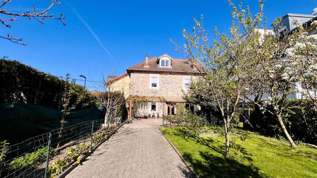 Maison à DOUVAINE