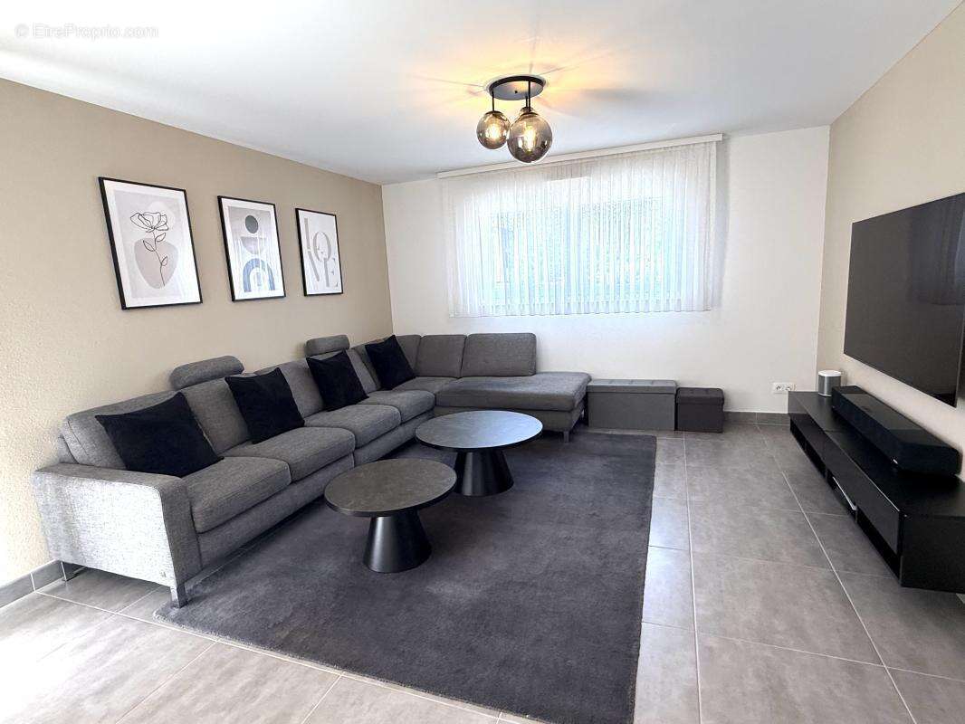 Maison 201 m² à Saint-Louis  - photo 8
