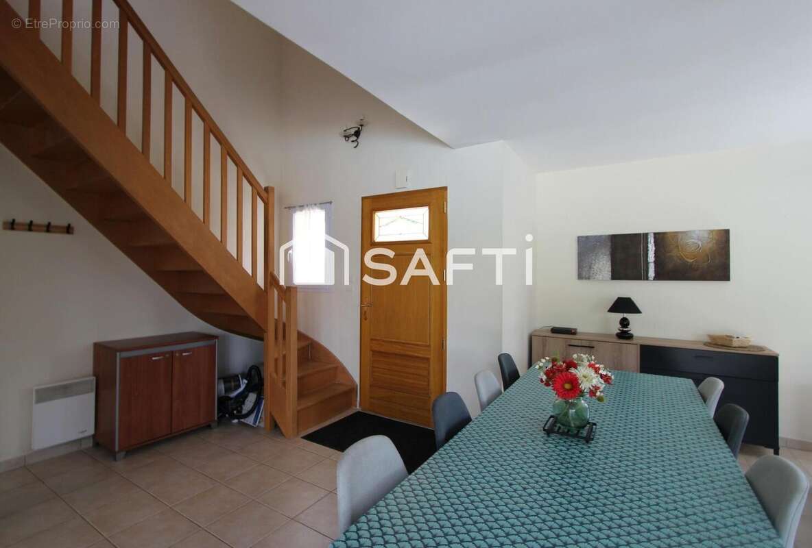 Maison 113 m² à La Caillere-Saint-Hilaire  - photo 2