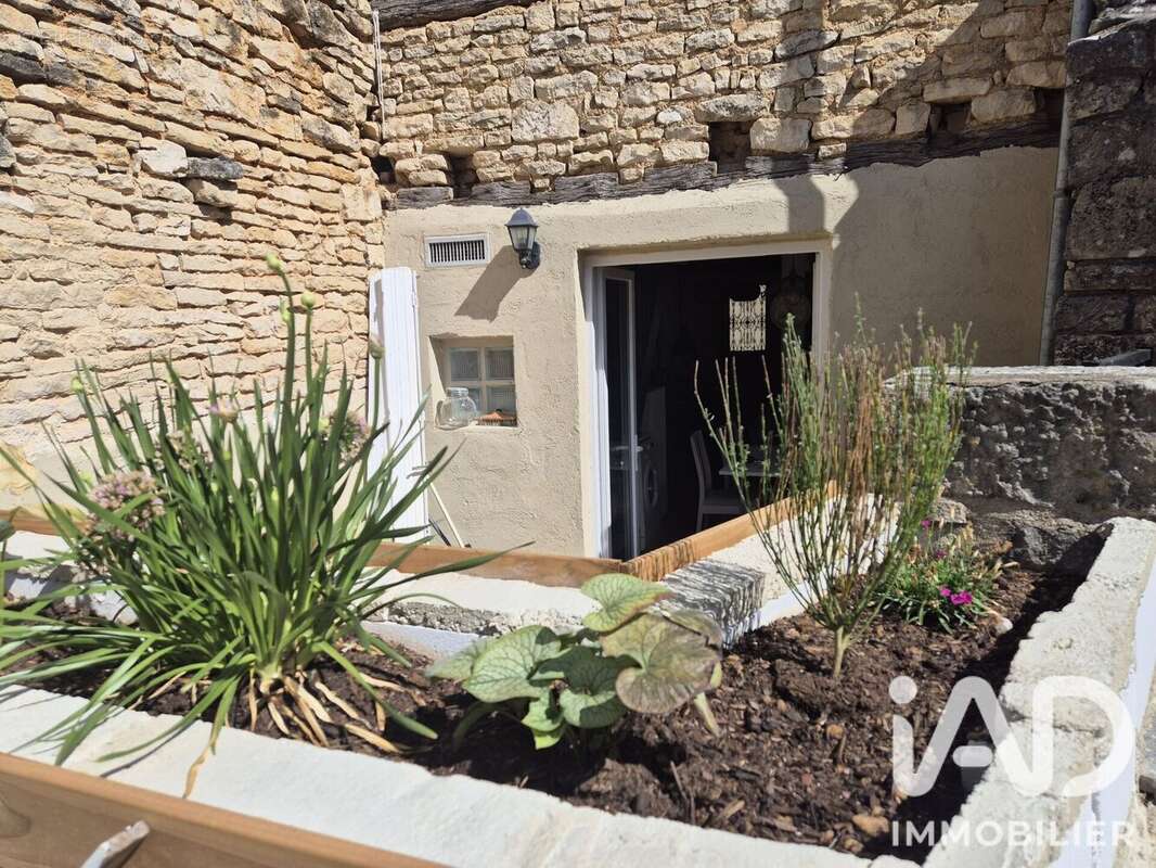 Maison 50 m² à Cry  - photo 9