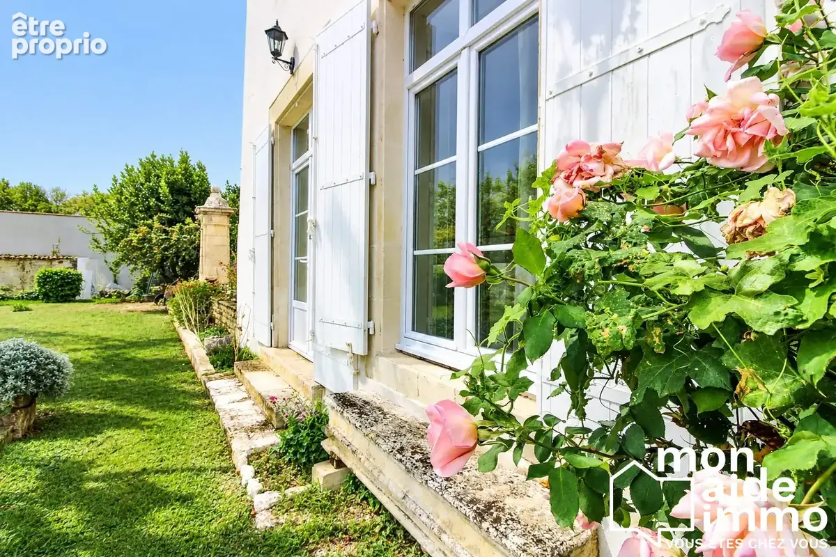 Maison 8 pièces 263 m² à vendre à Puilboreau (17138) - photo 2