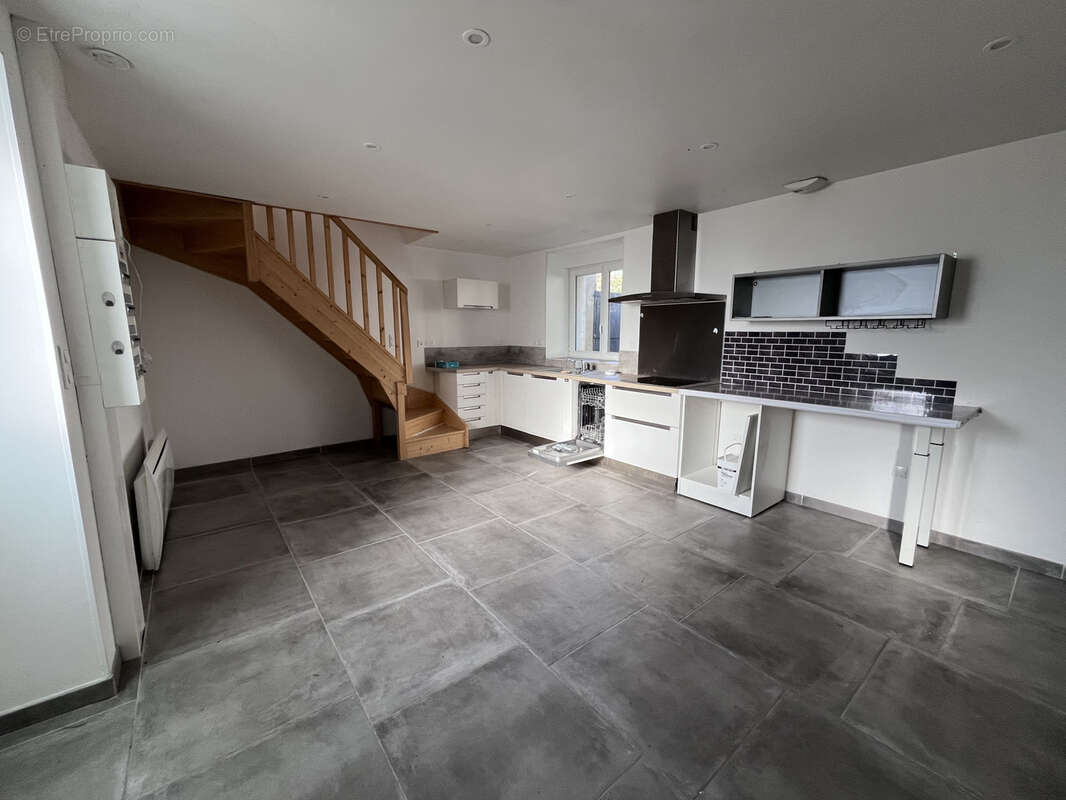 Maison à SAINT-SIGISMOND-DE-CLERMONT