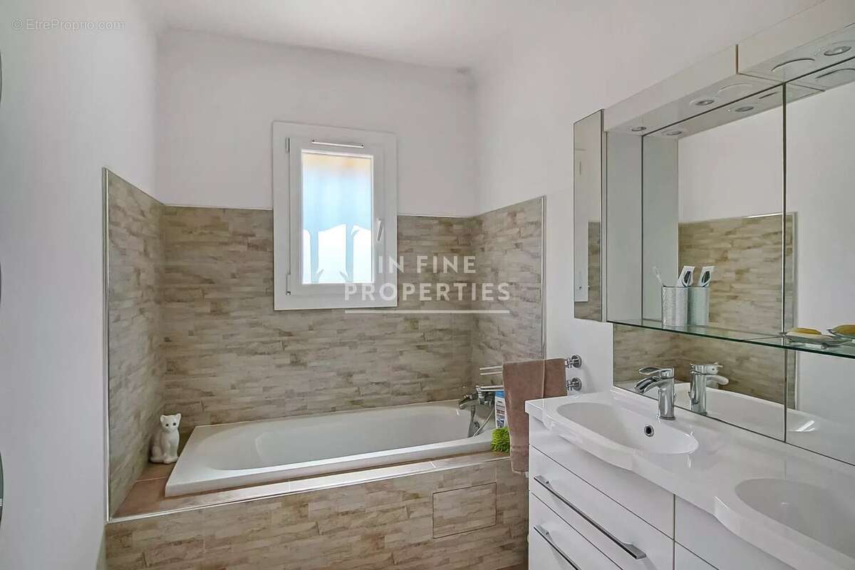 Maison à MOUANS-SARTOUX