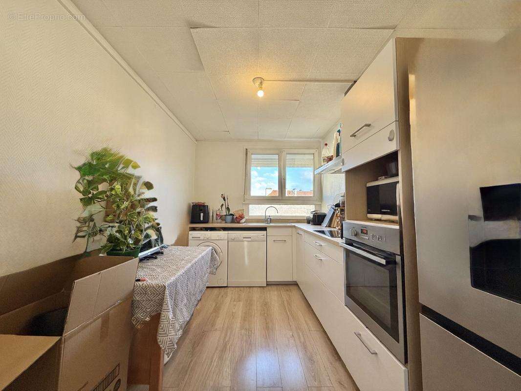 Appartement à CHENOVE