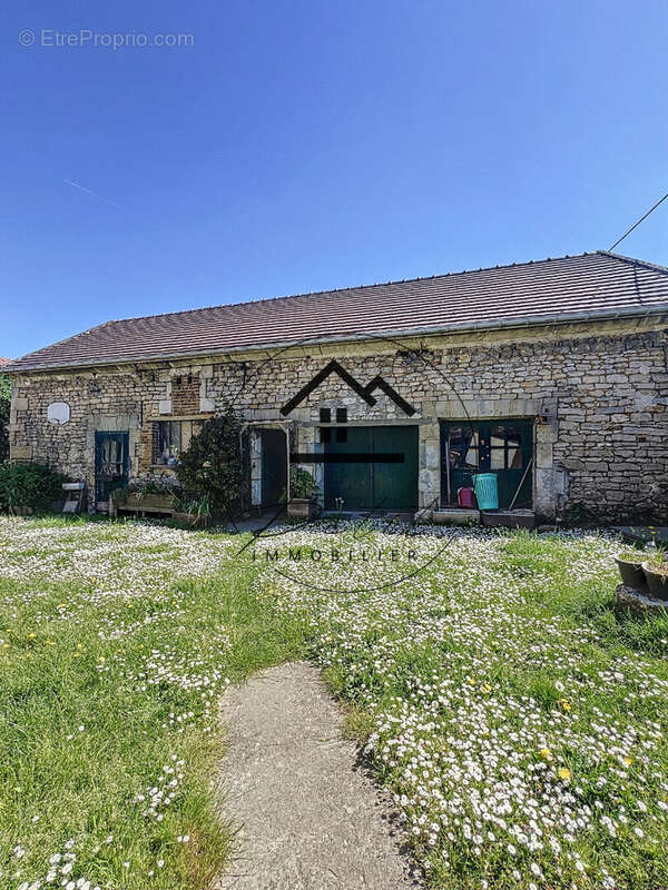 Maison à BALAGNY-SUR-THERAIN