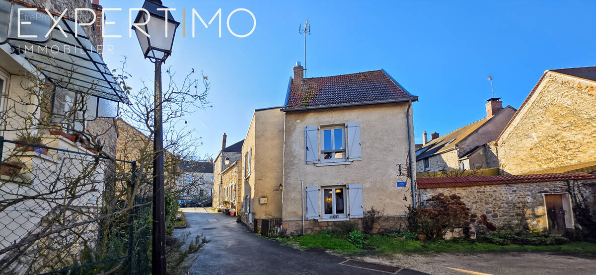 Maison à JANVILLE-SUR-JUINE