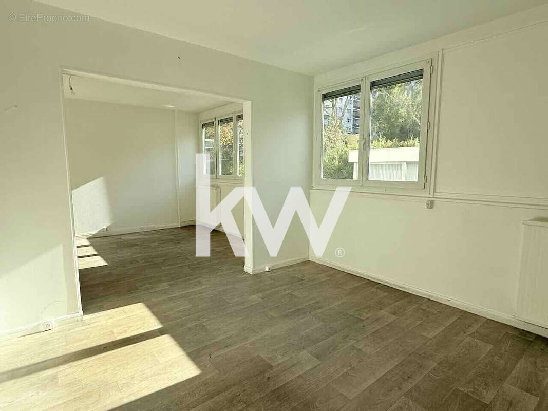 Appartement 81 m² à Saint-Etienne  - photo 2